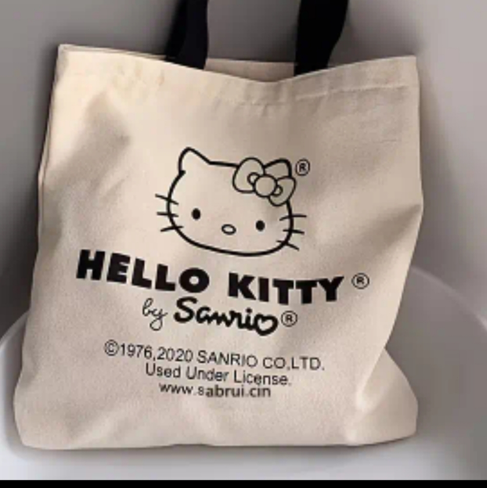 NEW HELLO KITTY TOTE